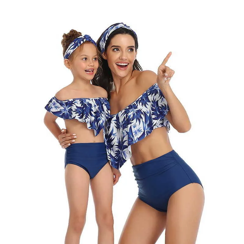 Summer Family Matching Swimsuit 2-pcs Sets shoulderless Bikini + Floral Swimming Trunks Mother Daughter Clothes E2013 210610