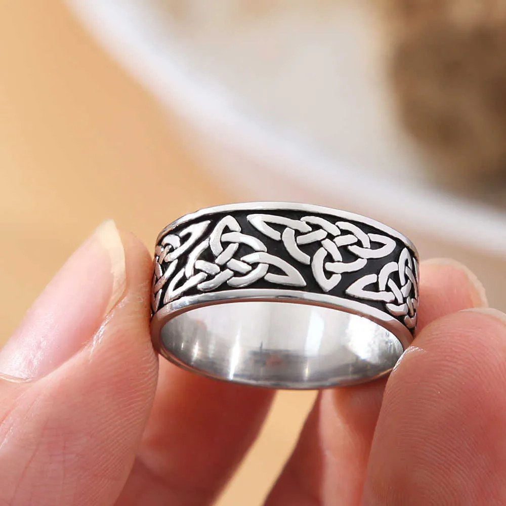 Vintage Celtics Spiral Knoop Ring Mannen en vrouwen Punk Noords 316L Roestvrij staal Vikingring Biker Amulet Sieraden Maat 7132124222