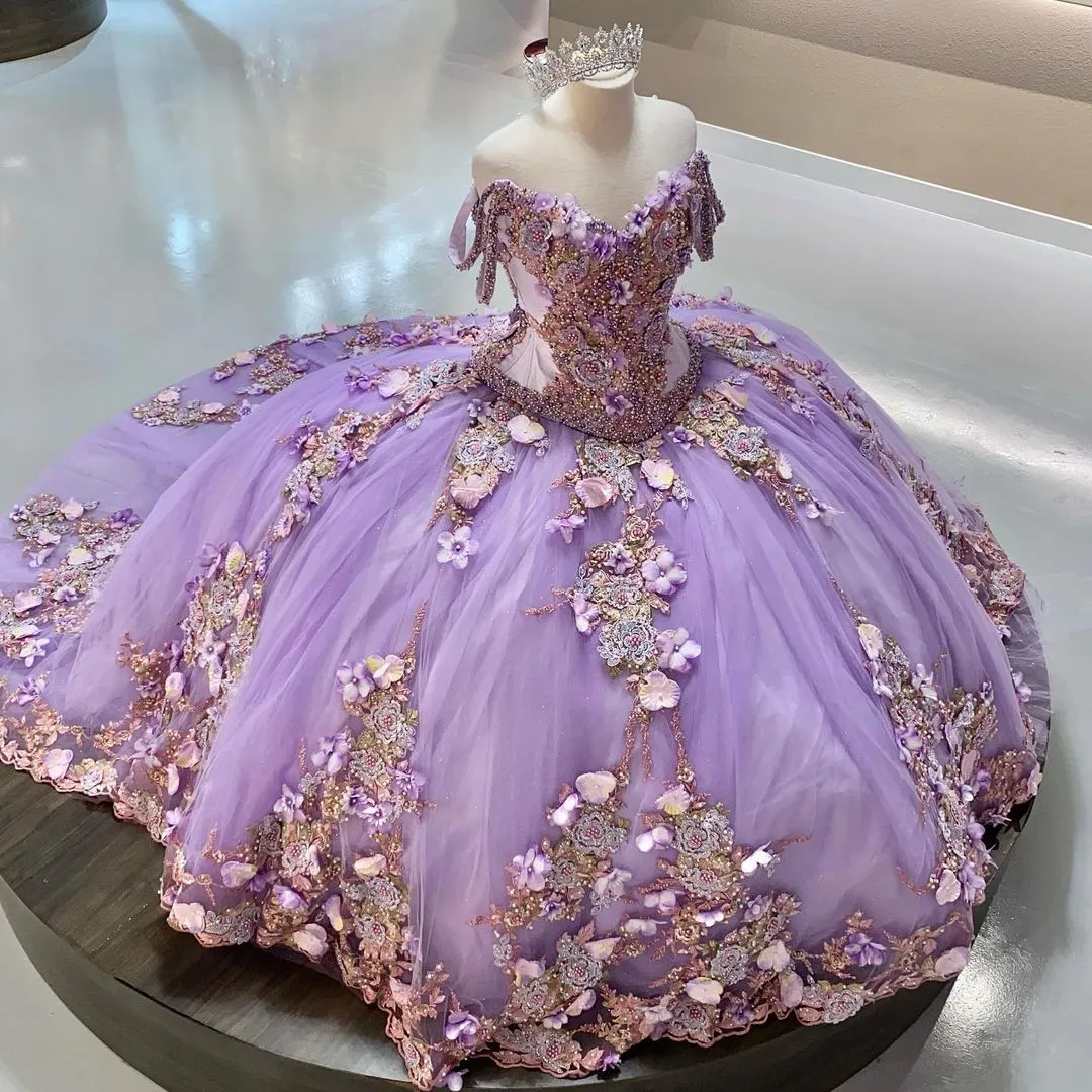 Luxury Off perle di spalla Quinceanera Dresses Lavender Lilac Ball Abito da ballo Sweet 16 anni Abiti Principessa Vestidos De 15 a OS Ano271e