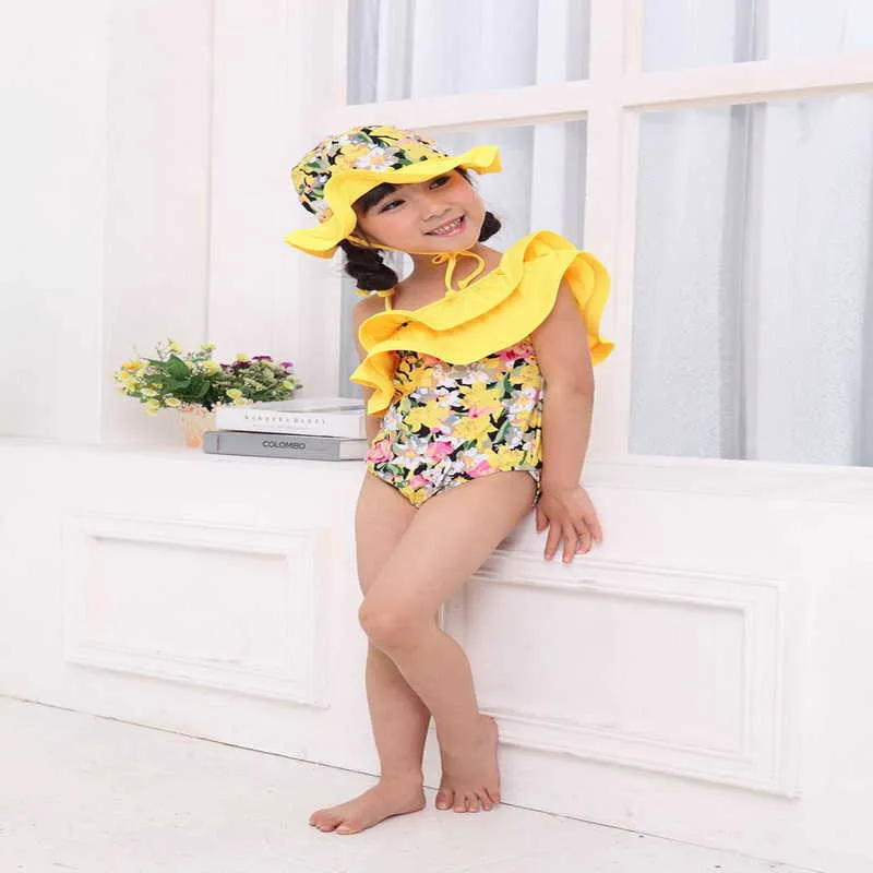 Summer Baby Girls Maillots de bain Belle Jaune Floral Maillots de bain + Chapeau Enfants Mode Maillot de bain E06 210610