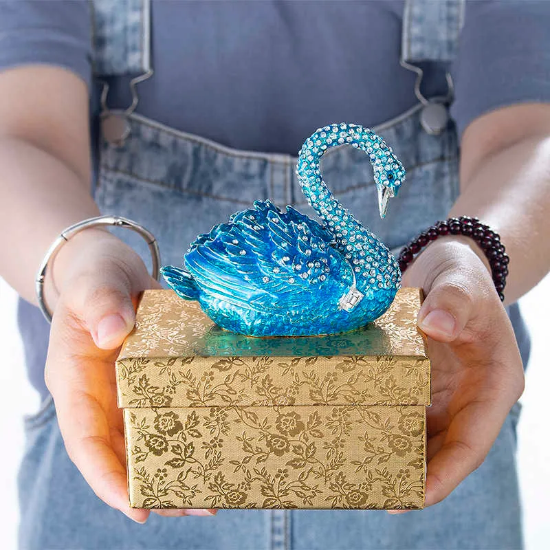 H&D Elegant Blue Swan Trinket Keepsake Box Ornament Crystals Hinged Figurine Collectible Bejeweled Ring Holder Wedding Favors 210811