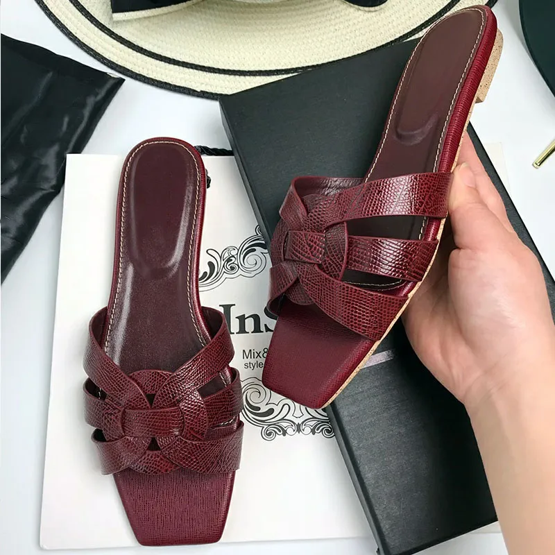Designer Luxury Woman Tribute Flat Sandals Promotions Slipper Summer Beach Slides Patent Leather Slippers Ladies Opyum Causal Shoes