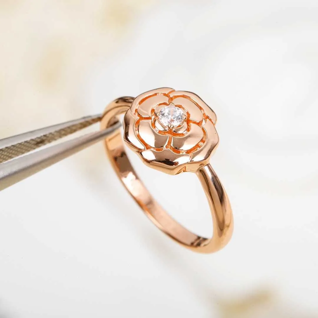 Top C Pure 925 Sterling Silver Jewelry For Women Camellia Rose Rings Diamond Wedding Jewelry Engagement Rose Gold Flower Luxury