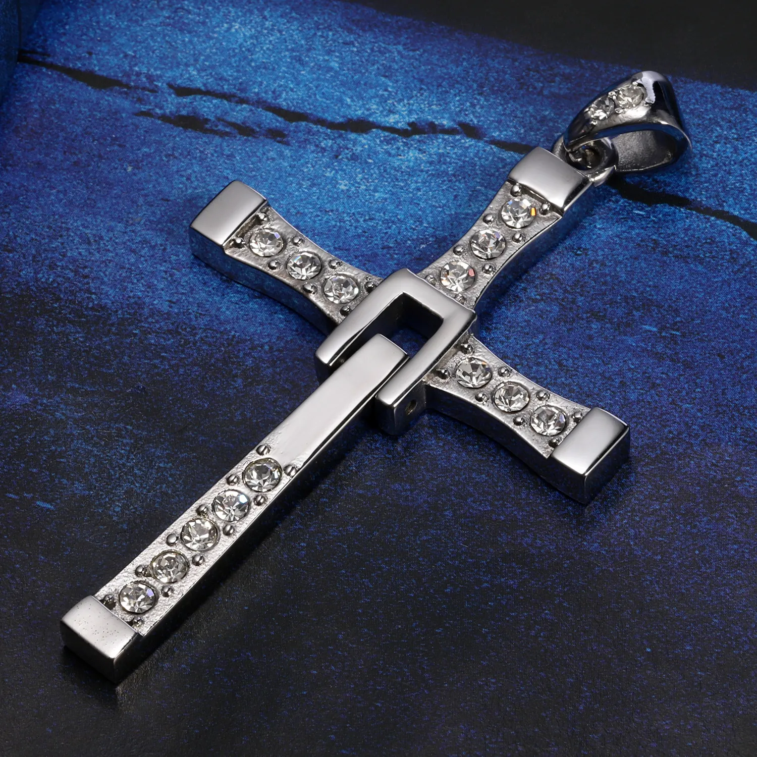 Mäns rostfritt stålhänge halsband filmen snabbt och rasande CZ Crystal Jesus Christian Cross med en Rolo -kedja217v