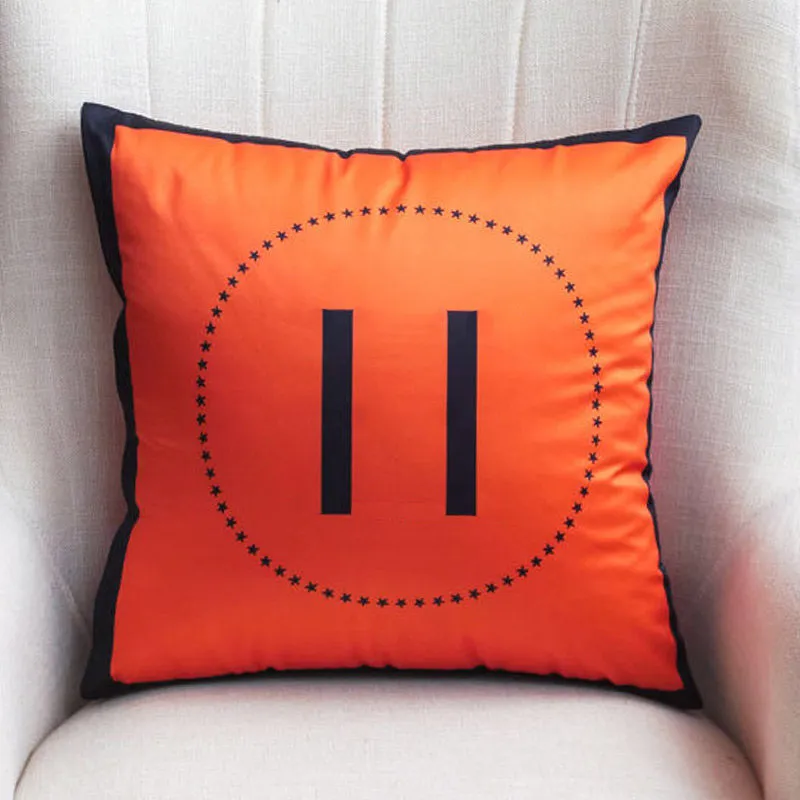 Wholesale Decorative Pillow Luxury Designer Cushion Cushions Letters Fashion Cushions Cotton Covers Home Decor Square With Inner 2202184D