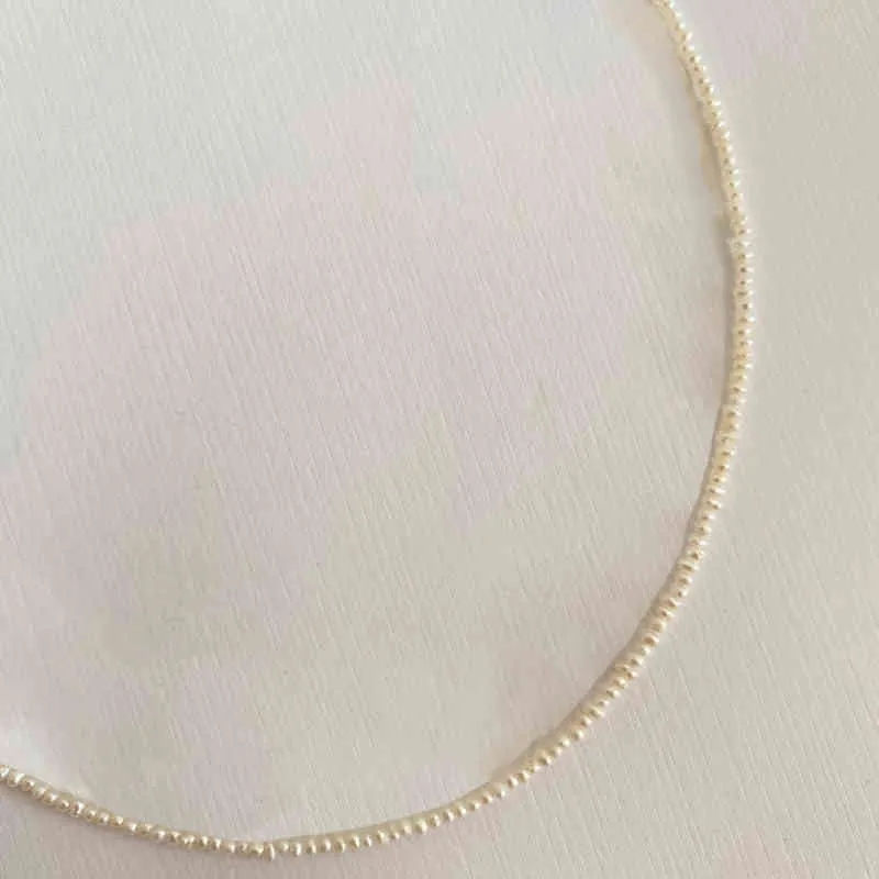 Perlas pequeñas naturales bohemias para mujer, accesorios de moda elegantes, collar de clavícula Retro Simple, abalorio, regalo de joyería de gama alta