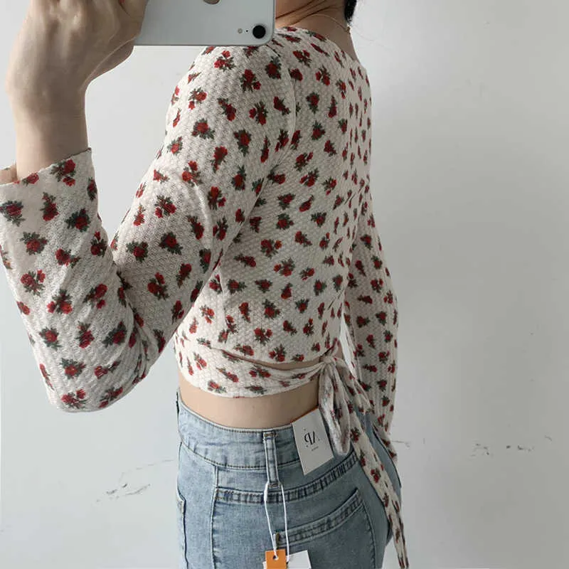 Bahar ve Yaz Çiçek Uzun Kollu T-Shirt Kadın Çapraz Kravat Derin V Üst Seksi Büyüleyici Kadınsı Giysiler 210604
