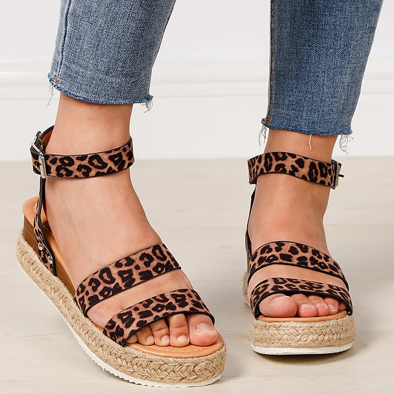 Sandales à talons compensés en chanvre pour femmes, chaussures léopard à semelle épaisse, chaussures d'été avec sangle à boucle