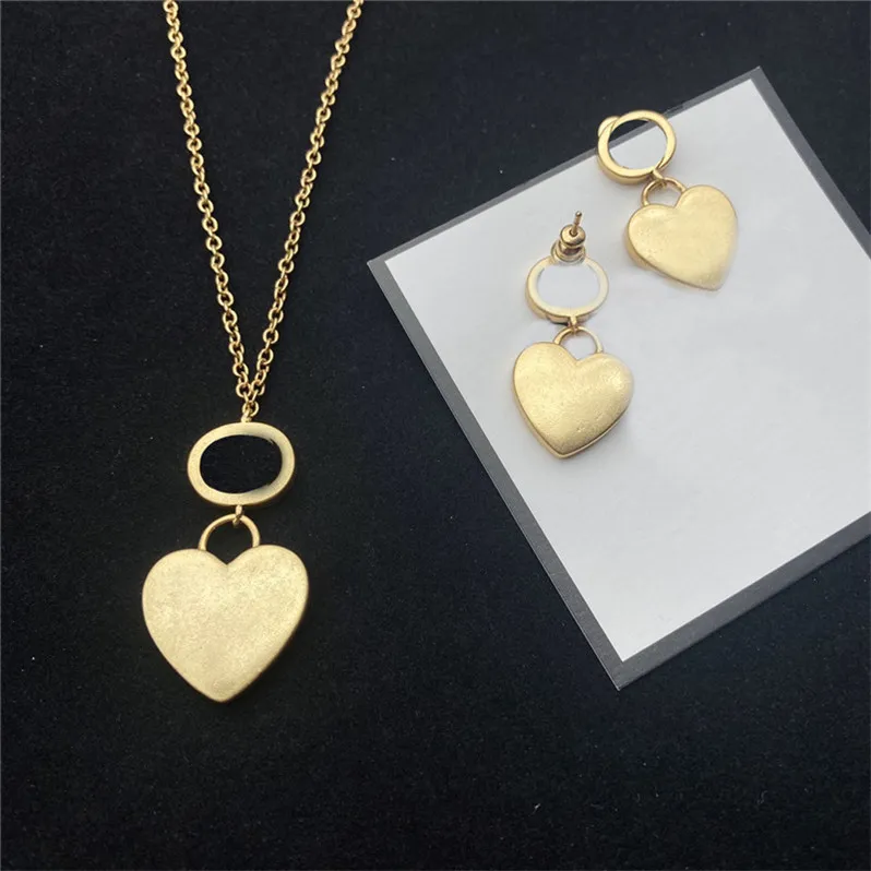 Il più nuovo designer cuore collana orecchini lettera stampata orecchino pendente donne classico regalo di partito collane set di gioielli292u