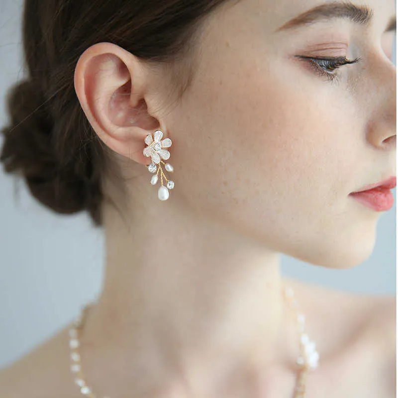 Delicata collana da sposa floreale con orecchini di perle d'acqua dolce Set di gioielli da donna fatti a mano da ballo di fine anno H1022
