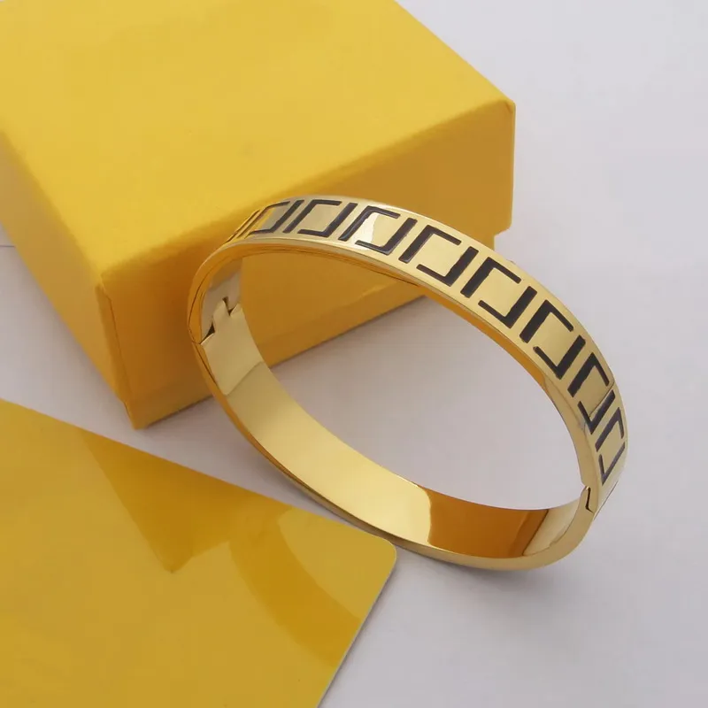 Europe America Top Designer Jewelry Lady Women Titanium Steel Black White Enamel Engraved Letter 18K Gold Bangle Bracelet 319E