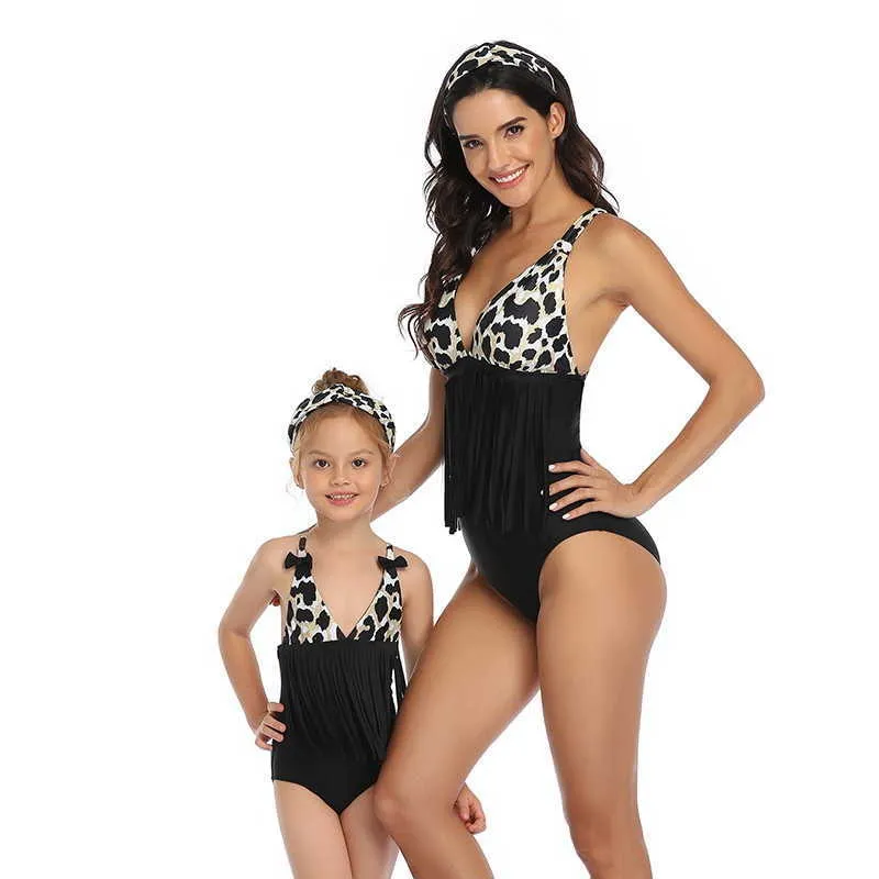 Summer Family Matching Maillot de bain 2 pièces Ensembles One Piece Bikini Leopard Stripe Maillot de bain Mère Fille E2007 210610