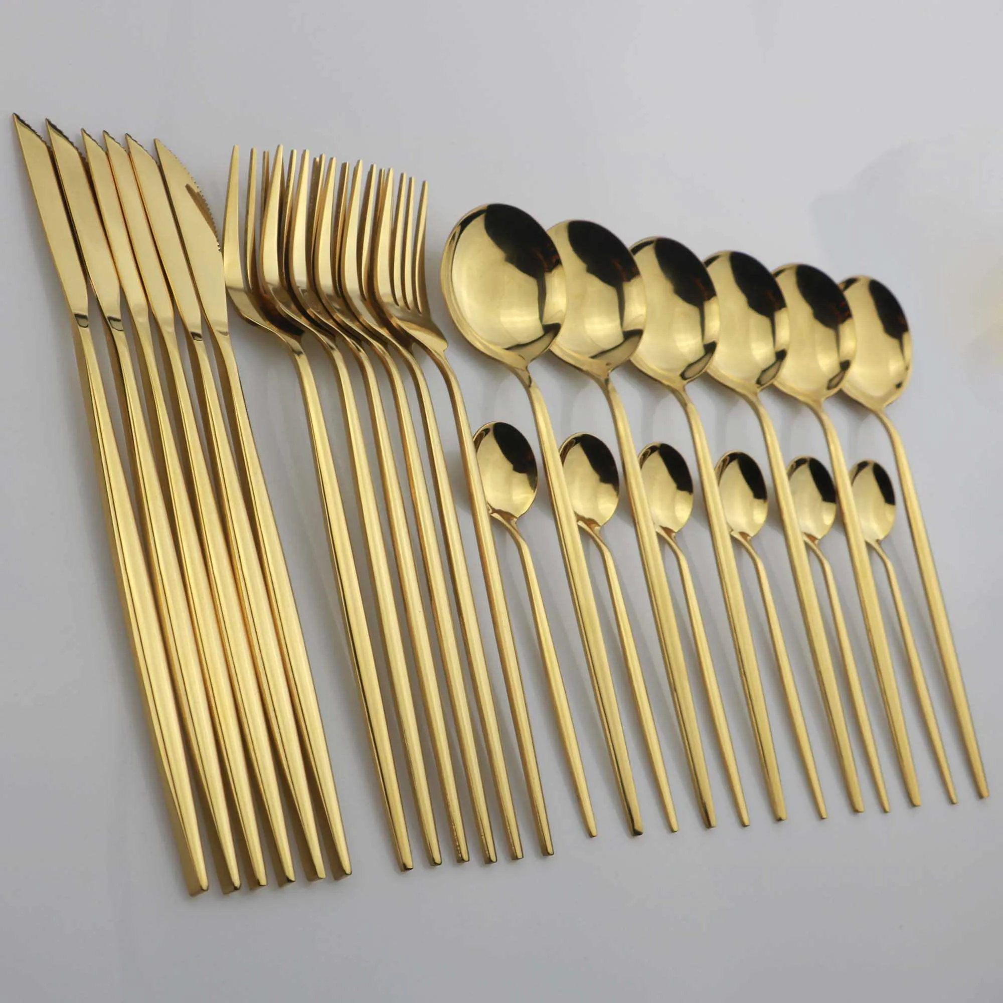 24 stücke Reines Gold Schwarz Geschirr Set Hochzeit Besteck Set 18/10 Edelstahl Abendessen Messer Gabel Scoops Silberbesteck Großhandel 210706