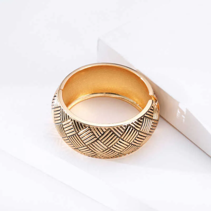 Gypsy Ethnic Square Pattern Metal Carved Wide Bangles Tibetan Vintage Retro Tribal Fashion Bracelet Bangle Cuff for Women Q0719