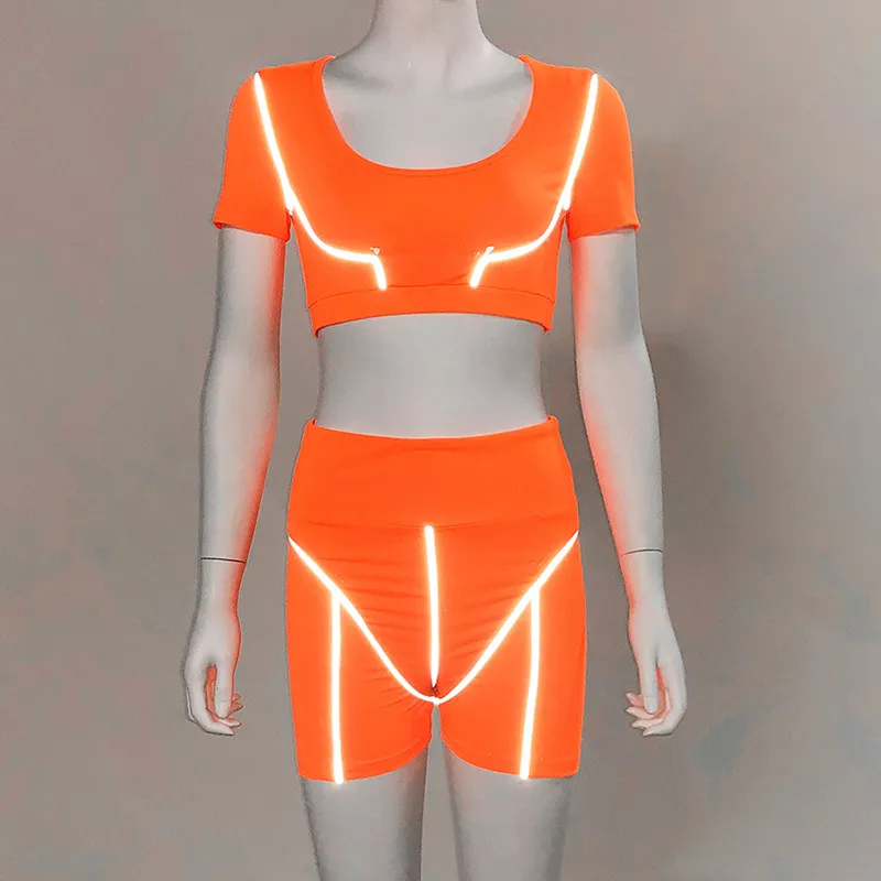 L Casual Neon Renk Kadın İki Parçalı Setleri Moda Yansıtıcı Aktif Eşofman Kırpma Üst Ve Şort Eşleştirme Set Sportif X0428