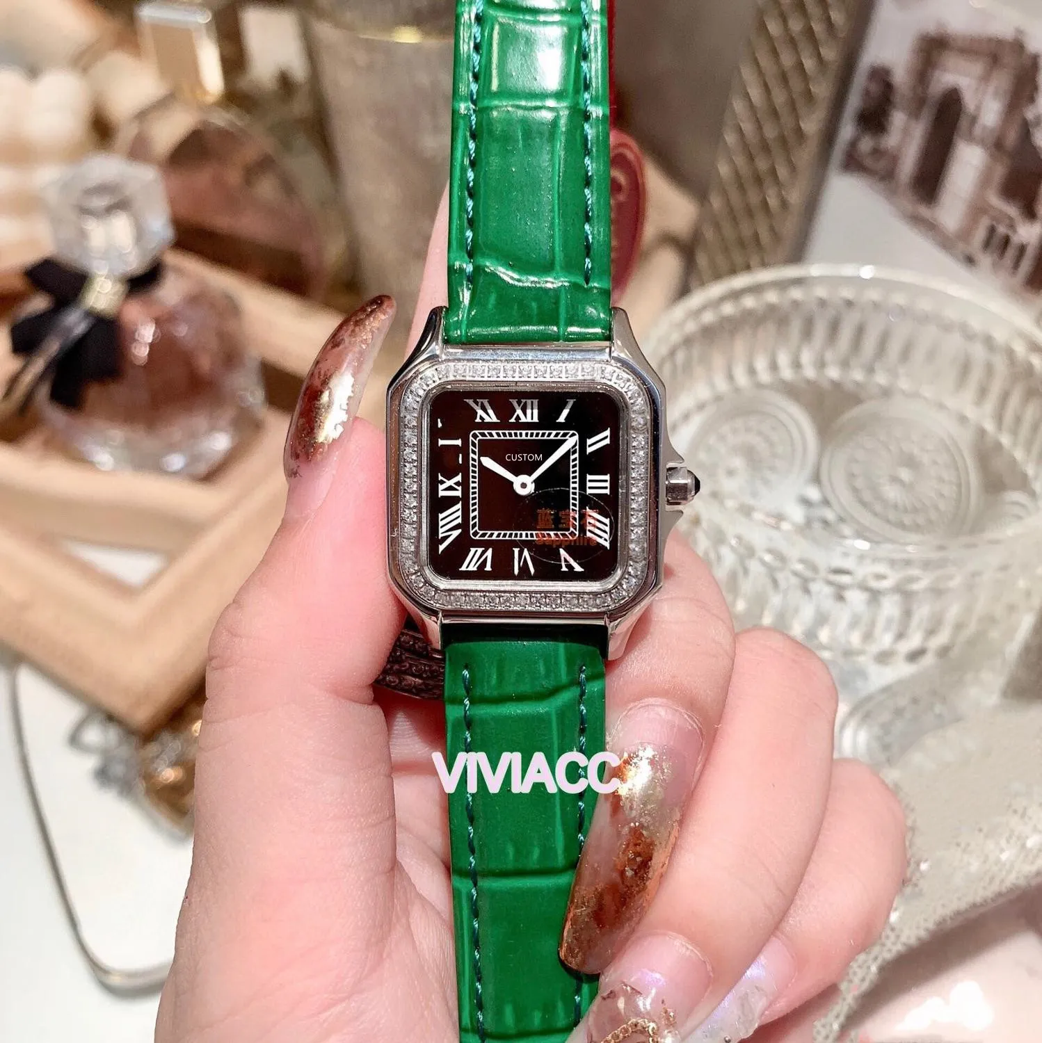 Nieuwe klassieke ontwerp groen lederen panthere horloge vrouwen geometrische vierkante quartz klok saffier Romeinse nummer Panther horloges 27mm