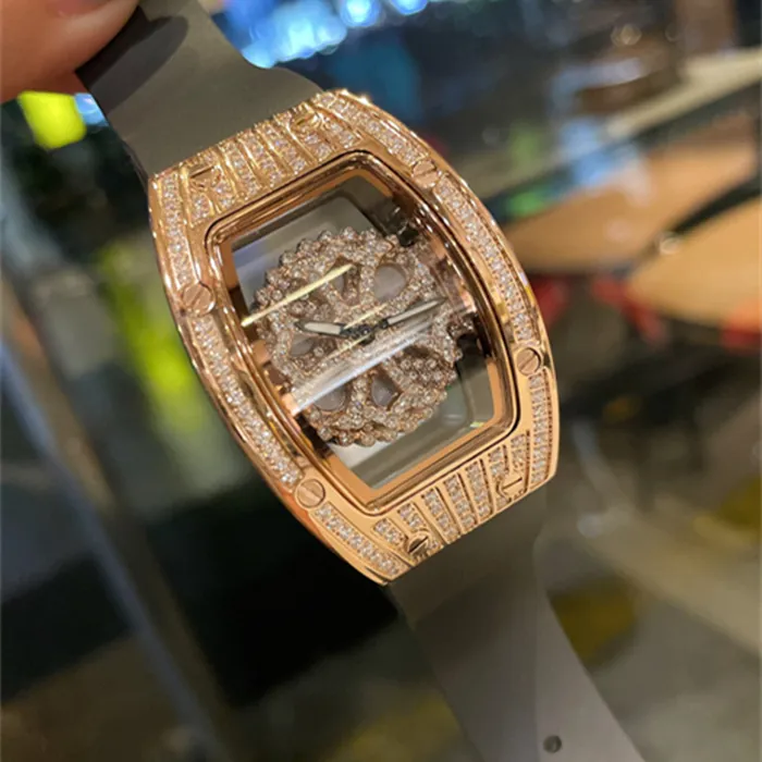 Montre de luxe dameshorloges 32-46 mm quartz uurwerk fijne stalen kast rubberen band Oostenrijks kristal diamanten horloge Watches294h
