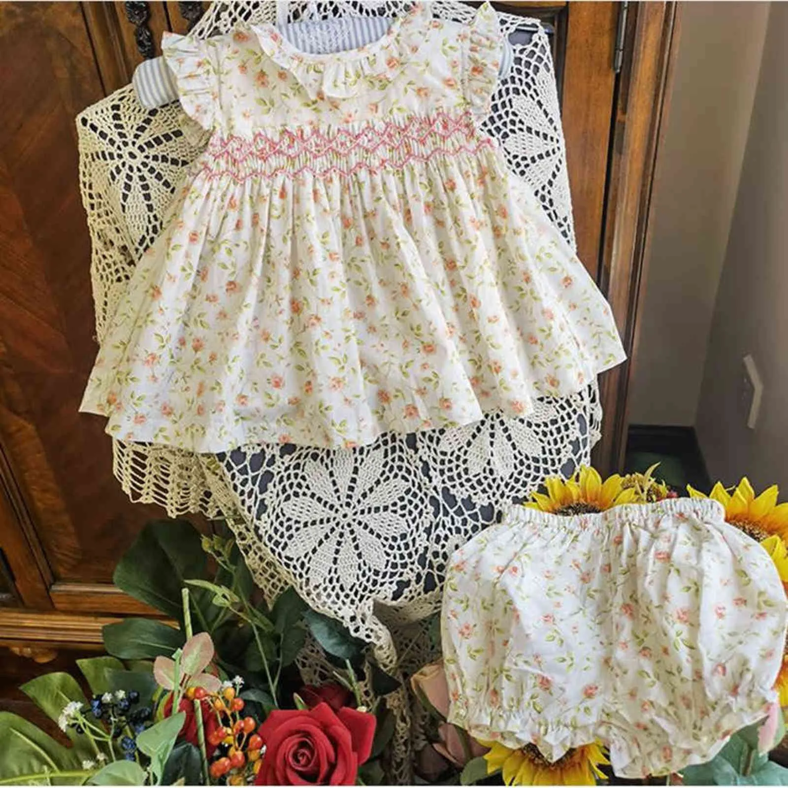 Baby girl summer Spanish smocking princess dress kids cotton short sleeve floral dress G1129