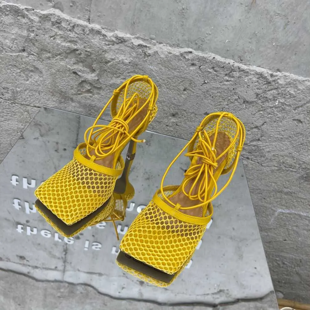 Xibeilove 2021 Nouvelles sandales à talons hauts en maille jaune sexy à bout carré pour femmes avec sangle croisée à lacets Stiletto chaussures creuses Y0721