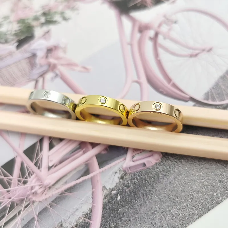 LIEFDE Schroefring Dames Een set verpakking Roestvrij staal Gepolijst Rose Goud Zirkoon Mode-sieraden Valentijnsdag Paar Cadeau voor G2739