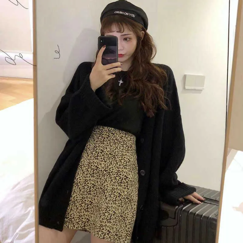 カーディガン女性フルスリーブVネックソリッドボタンの特大レトロな怠惰な学生韓国風ファッションオールマッチのシンプルなセーター女性211011
