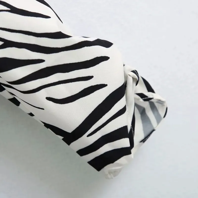 Femmes Zebra-Stripe Print Puff Sleeve Chemise courte Vintage Femme Back Fork Bow Blouse Casual Lady Loose Tops Smock Blusas S8012 210323