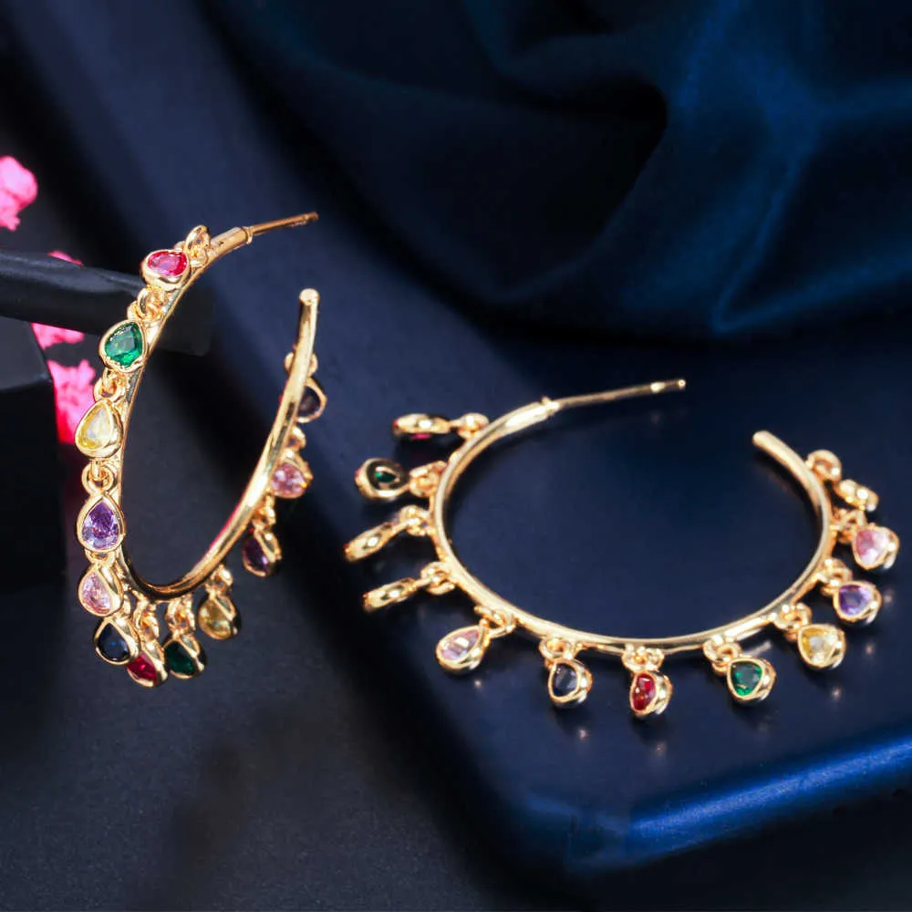 Fringowe sześcienne cyrkonia Charms okrągły nurkowato woda z kroplami dla kobiet Designer 585 Gold Tassel Jewelry CZ828 2107141026689