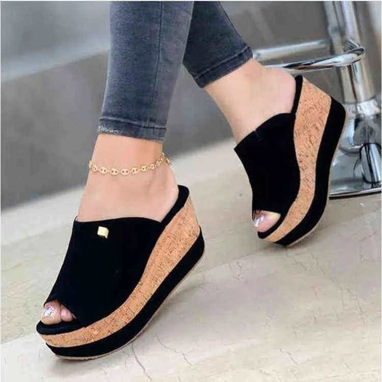 Kapty klinowe buty dla kobiet letnie podglądanie sandałów platforma mody kapcie na zewnątrz swobodne klapki sandalias de mujer 220207