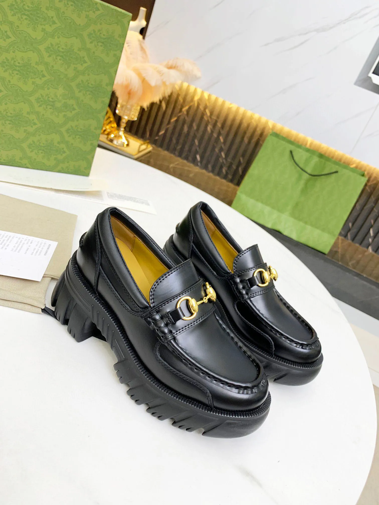 womens Casual shoes fashion black Soft cowhide women Trainers 100% leather Metal buckle Loafers Thick bottom shoe designer platform lady