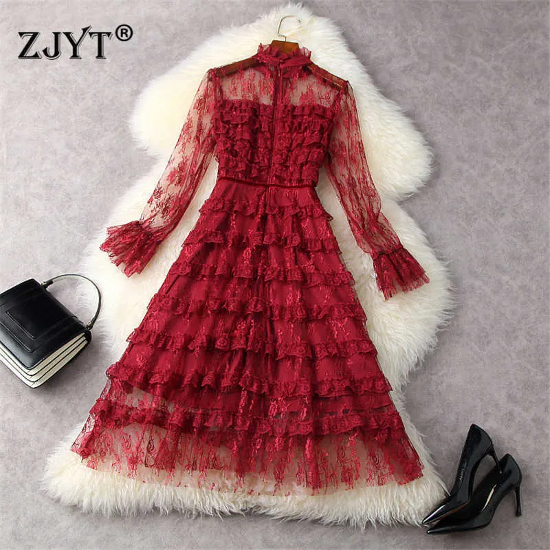 Mode Designers Spring Cople Elegant Flare Ärm Ruffles Layered Cake Dress Red Celebrity Party Vestidos Sexig 210601