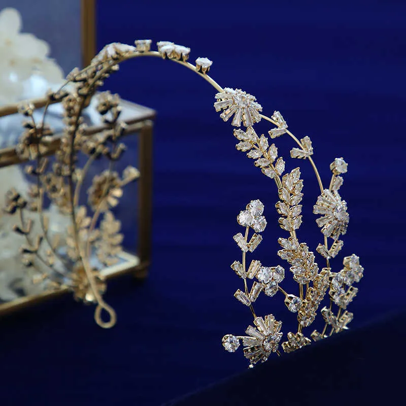 Luxuosas noivas de zircão cúbico Tiaras coroa diadema de casamento acessórios para cabelos de casamento h082722855540