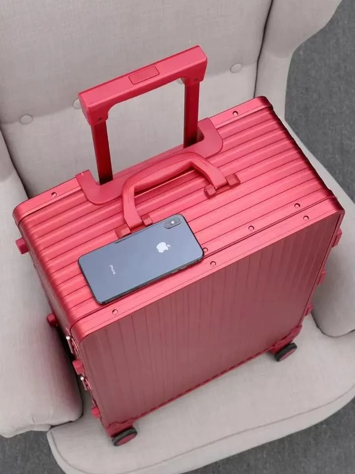 Irisbobs high quality Aluminum customized size traveling luggage suitcase with fashionable spiner