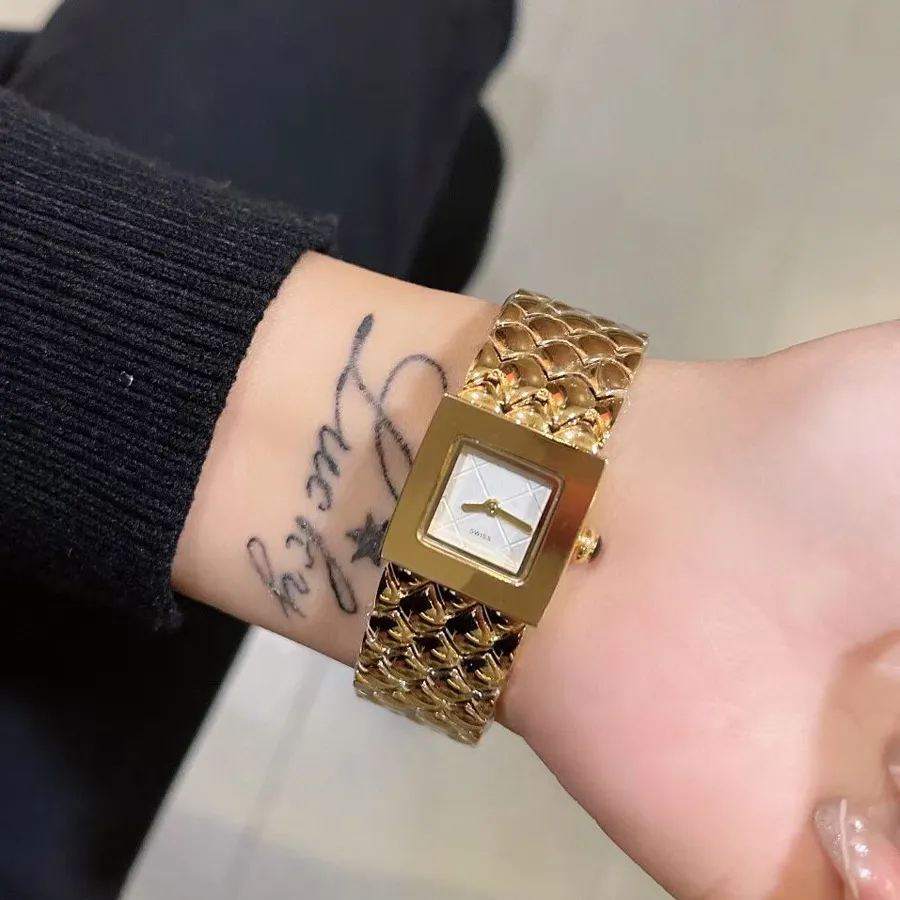 Marke Uhren Frauen Damen Mädchen Quadratischen Stil Metall Stahl Quarz Armbanduhr CH79