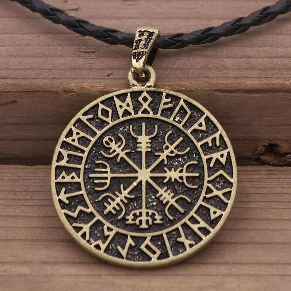 Viking Pirate Compass Collier Rune Alloy Men039 Jewelry populaire4689412
