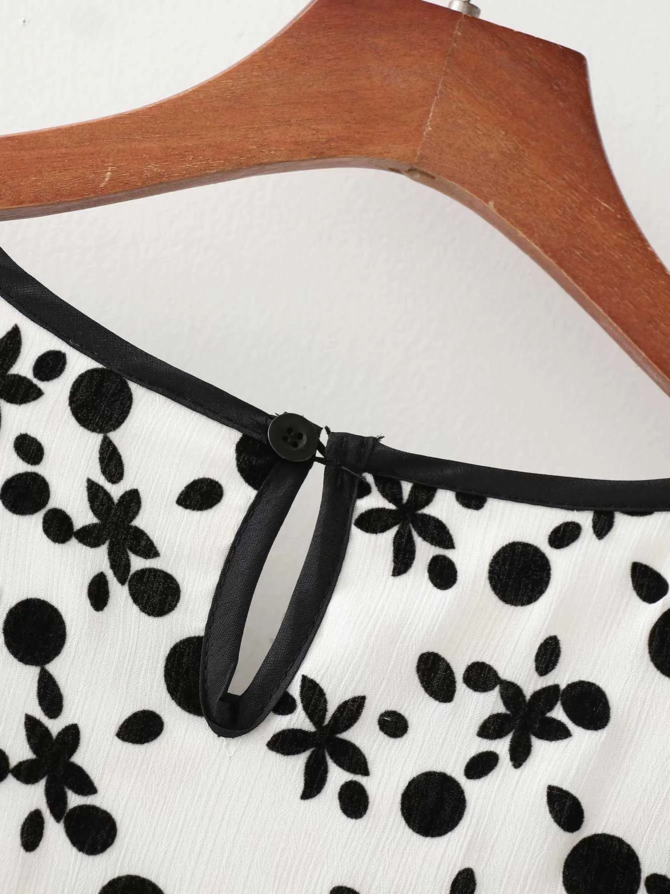 ブラックドットフロッジ装飾夏半袖女性カジュアルミディドレスキーホールバックハイウエストシフォン210604