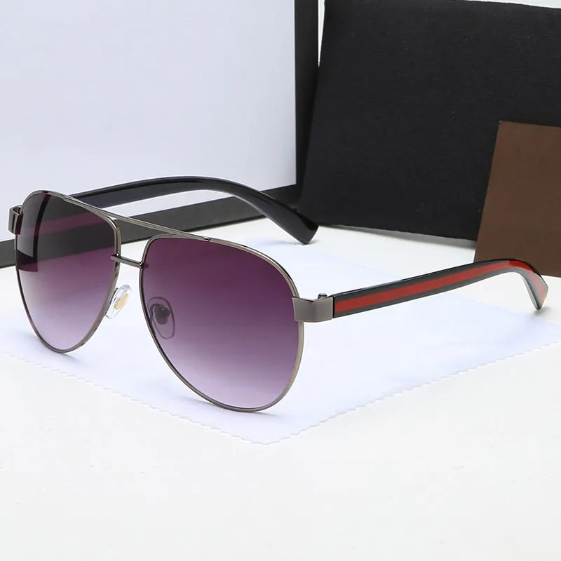 Sunglasses de concepteurs Hommes Femmes Lunettes de vue Outdoor Shades PC Cadre Mode Classic Lady Lady Verres Miroirs pour Womens 0190