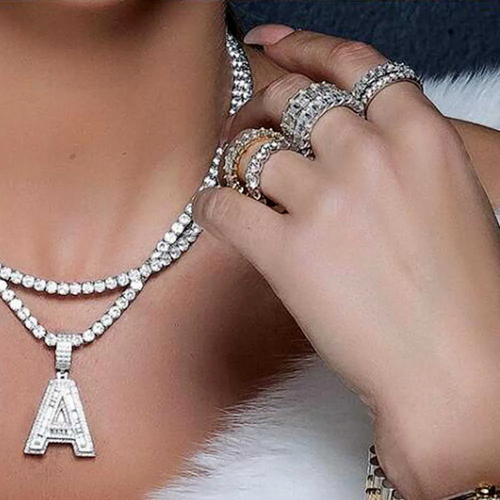 Stonefans 26 Mektup Kolye Alfabe Sünnet Kadınlar Charm Rhinestone Basit Kristal Kolye Terazi Bildirme Parçası Chain5371920