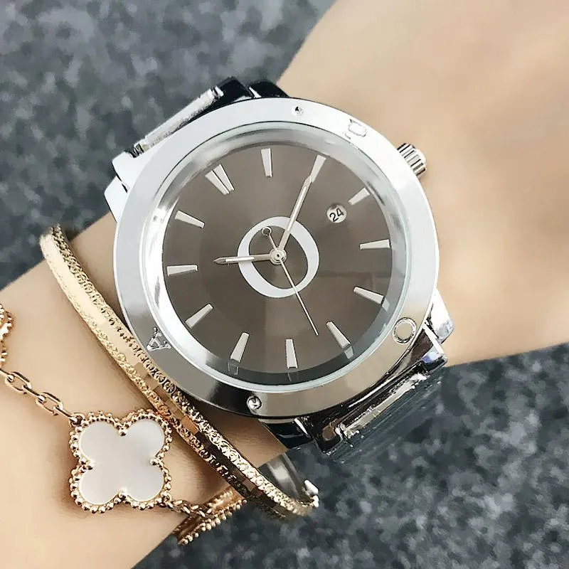 Moda Marka Zegarki Kobiety Panie Dziewczyna Duża Listy Styl Metalowa Stalowa Taśma Kwarcowy Wrist Watch Popularność Prezent Grace Uroczy projektant Trwałe