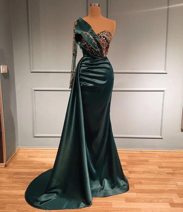 Elegante Dubai Aso Ebi arabo verde scuro sirena abiti da spettacolo da sera monospalla manica lunga perline di cristallo formale festa di ballo 2726