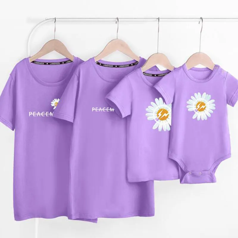 Family Look Matching Outfits T-shirt Clothes Mother Father Son Daughter Kids Baby Short Sleeves Cute Printing 210521