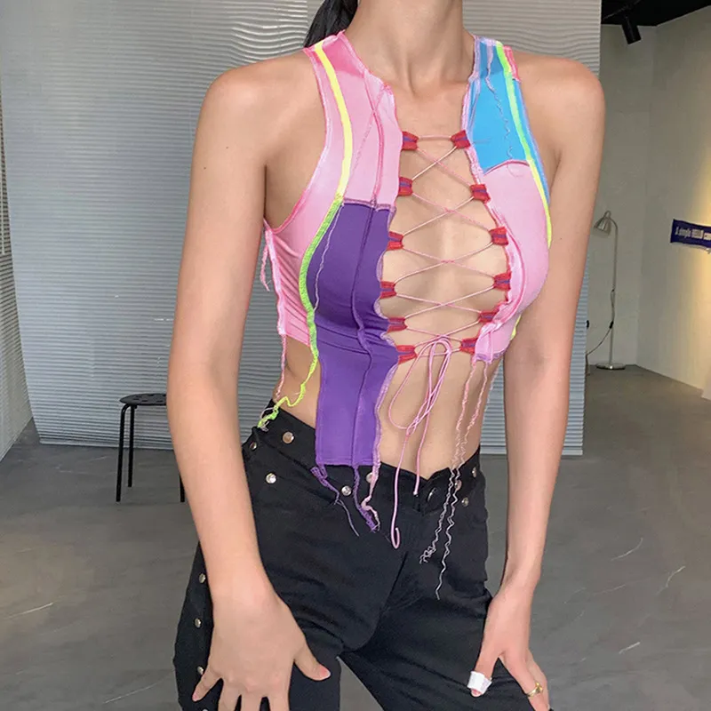 Isarose Sexy Bandage Tanques Cut Out Crop Tops Verão Chique Diy Ribbed Contraste Feminino Color Retalhos T-shirt Drop Shirt 210422