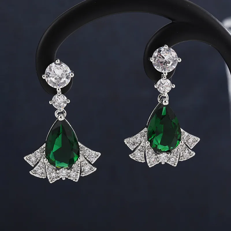 Micro Pave CZ voor Vrouwen 2021 Trendy Sieraden Bruiloft Luxe Dangle Merk Sieraden Groene Crystal Oorbellen