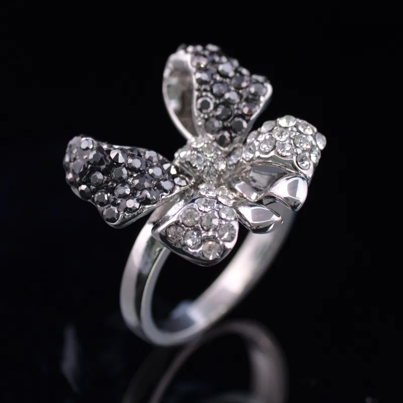 L'AmourMa 2021 Mode Luxus Schwarz Schmetterling Blume Legierung Crysta Ring Für Frauen Party Dating Schmuck Zubehör Geschenk