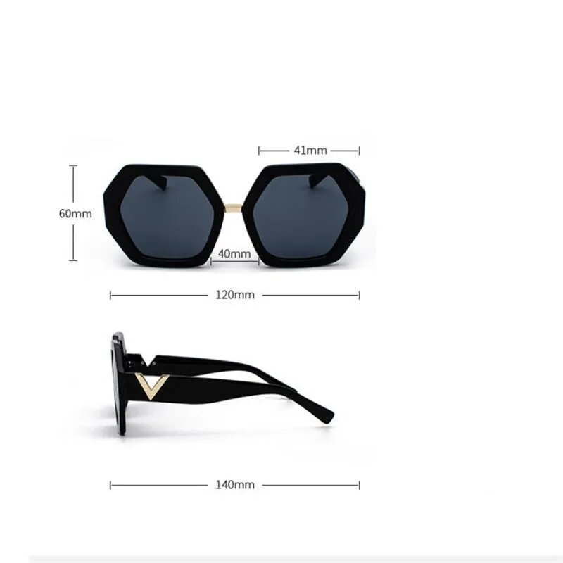 Gafas de sol marcos poligonales lentes negros monocromáticos