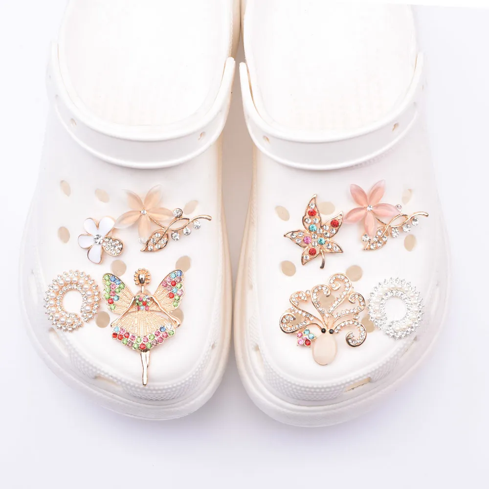 신발 부품 액세서리 금속 매력 브랜드 신발 디자이너 액세서리 Croc Bling Butterfly Jibz 선물 Clog 이탈 Charm Q0618