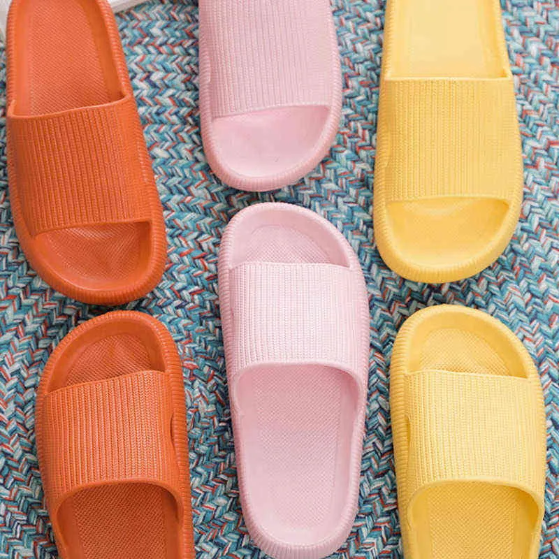 Женщины тапочки слайд сандалии унисекс пляж слайды нескользящие душевые тапочки мягкие мужчины пару спальня ванная обувь плюс размер Y220221