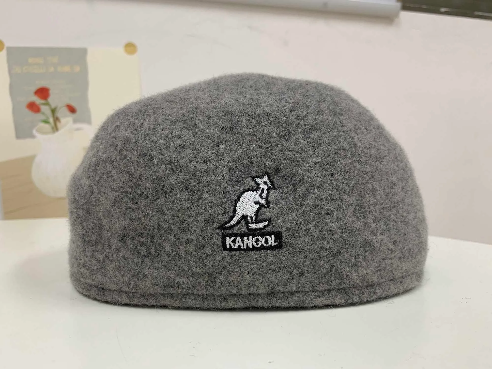 Japanskt litet huvudomkrets Kangol Kangaroo Anti-Wear Wool Beret Kvinnlig Autumn och Winter England Retro Wild Forward Hat Q07229V