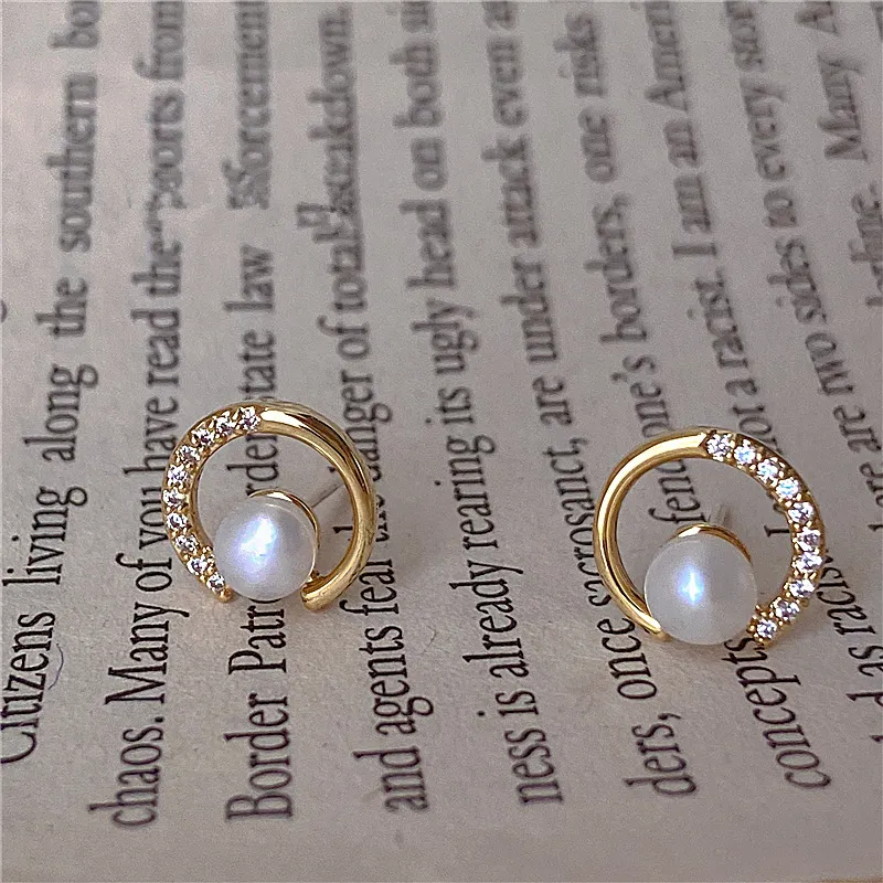 Trendy Round Exquisite Pearl Round C-shaped Simple Stud Earrings For Women Fashion Crystal Jewelry