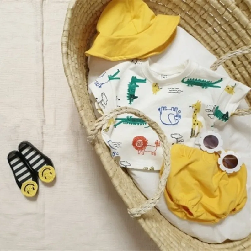 Summer Baby Set Cartoon Stampa Sport Casual T-shirt a maniche corte Pantaloncini + Cappello Vestiti ragazza 210515