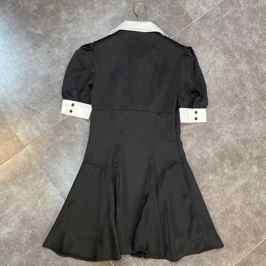 DEAT Summer Fashion Casual Triangle Neck Short Sleeve Drill Button Decoration Close Waist Dark Puffy Dress Women SJ980 210709